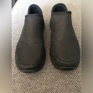 Lands’ End Women’s All-Weather Slip-On Moc Shoes, Black Leather, Size 9